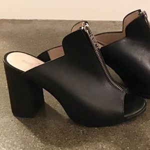 Black zipper embellished mule